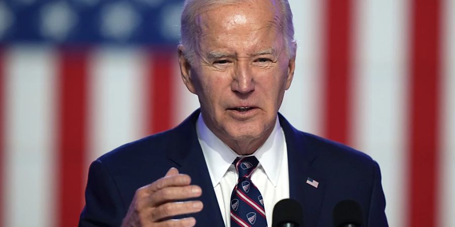 Joe Biden, Präsident der USA, spricht in Blue Bell in den USA. Foto: Matt Rourke/AP/dpa