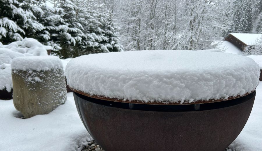 Adelboden BE wird im Schnee eingehüllt.