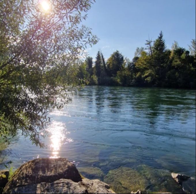 Der Fluss Reuss verläuft durch die Kantone Luzern, Uri, Zug, Zürich und Aargau. rechtsperson reuss