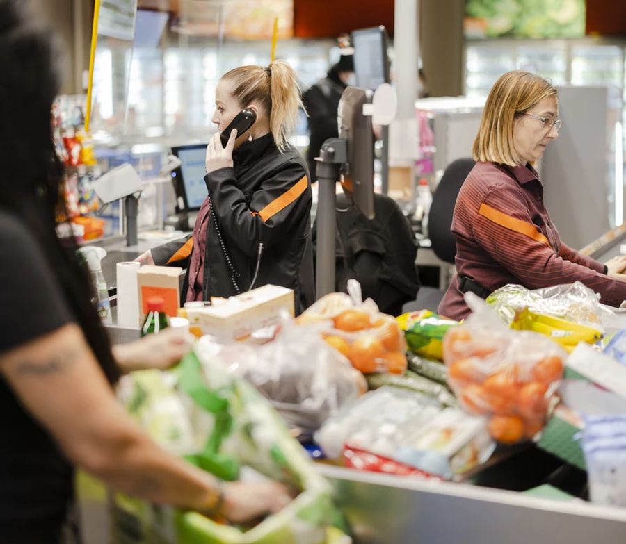 Migros betont, Preis-Diskrepanzen würden in Zukunft wegen digitaler Preisschilder nicht mehr vorkommen.