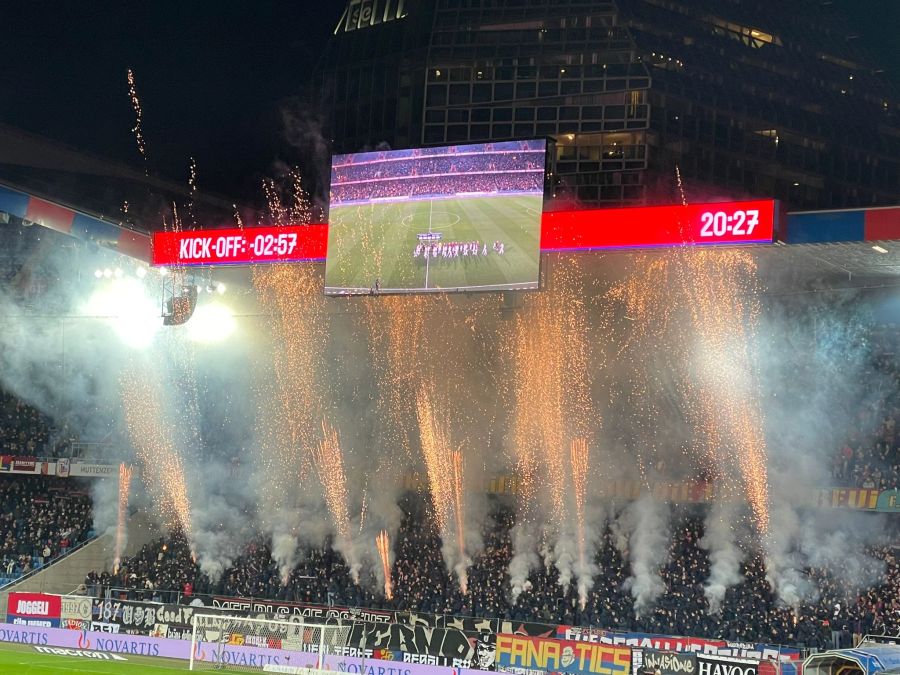 Die Fans des FCB machen gegen YB reichlich Stimmung.