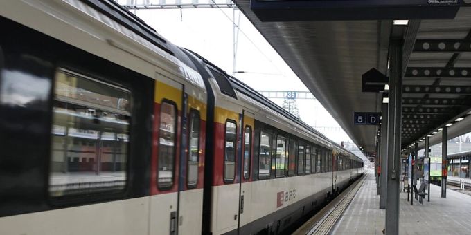 Ab Donnerstag wird der Zugverkehr zwischen Brig VS (im Bild) und dem norditalienischen Domodossola wieder uneingeschränkt geführt. (Archivbild) Brig Domodossola