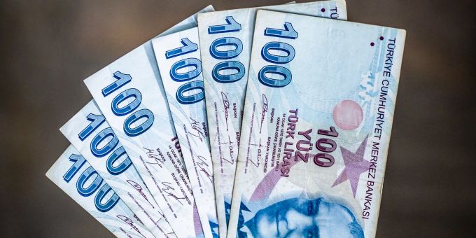 Notenbankchefin Erkan soll ihren Vater mit Begünstigungen bedacht haben. (Symbolbild) Türkische Lira