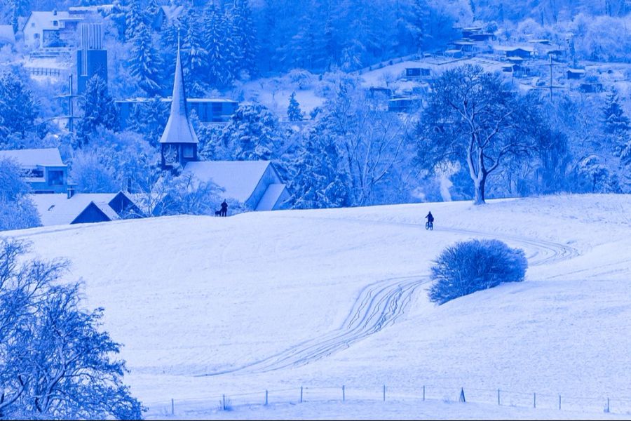 Auch in Zürich zeigen Bilder von heute die kalte Atmosphäre.