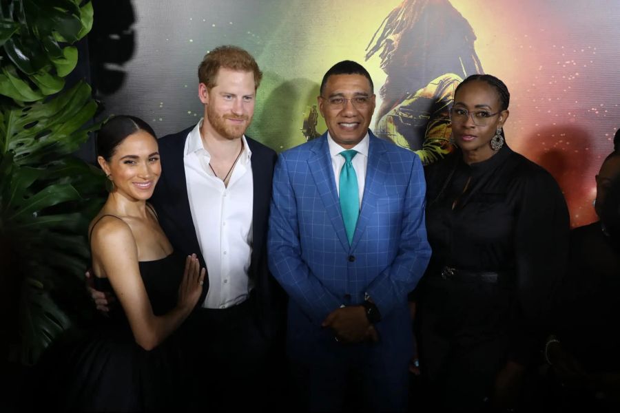 Von links: Meghan Markle und Prinz Harry mit Jamaikas Premier Andrew Holness und dessen Gattin Juliet.