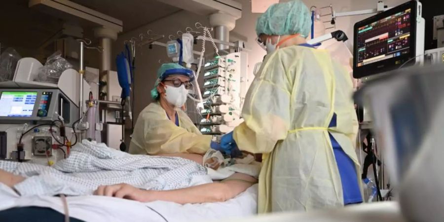 Ein Patient in Baden-Württemberg ist nach einer zweiten Corona-Infektion gestorben. Foto: Marijan Murat/dpa