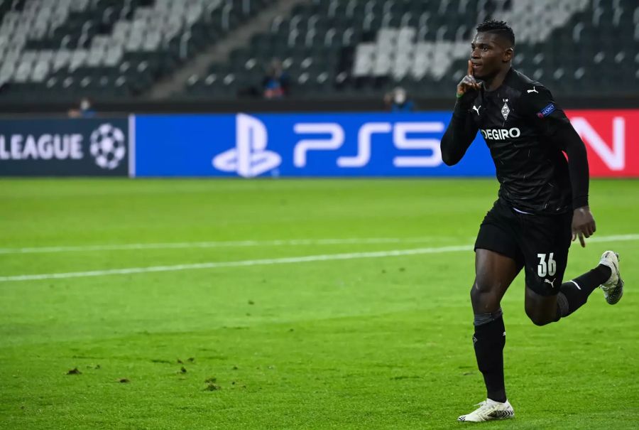 Breel Embolo jubelt nach seinem Traum-Tor.