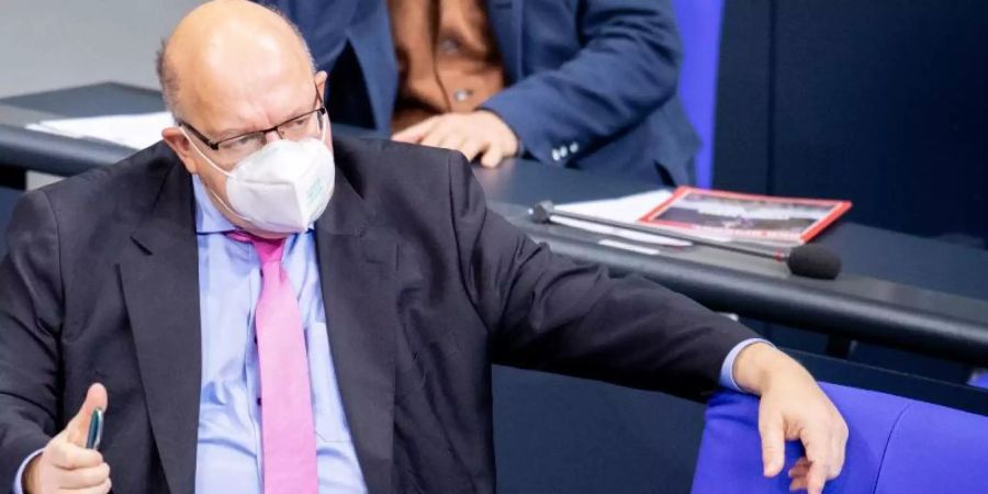 Altmaier verteidigte die Corona-Hilfen der Bundesregierung und zeigte zugleich Verständnis für die Kritik von Unternehmern. Foto: David Hutzler/dpa