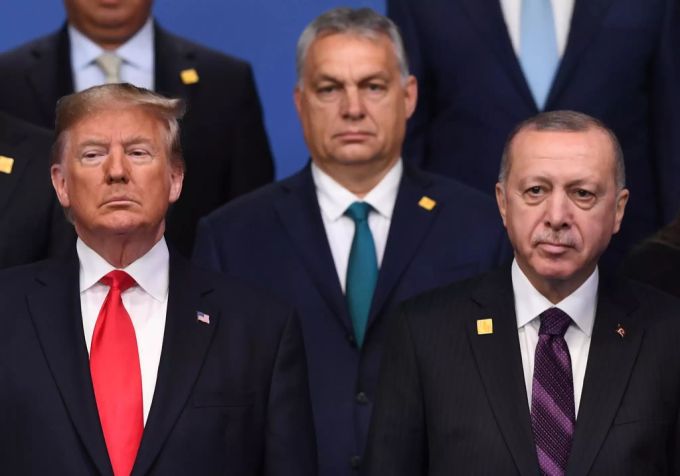 Erdogan und Donald Trump an einem Nato-Gipfel vor einem Jahr. Erdogan Biden Trump US-Wahl