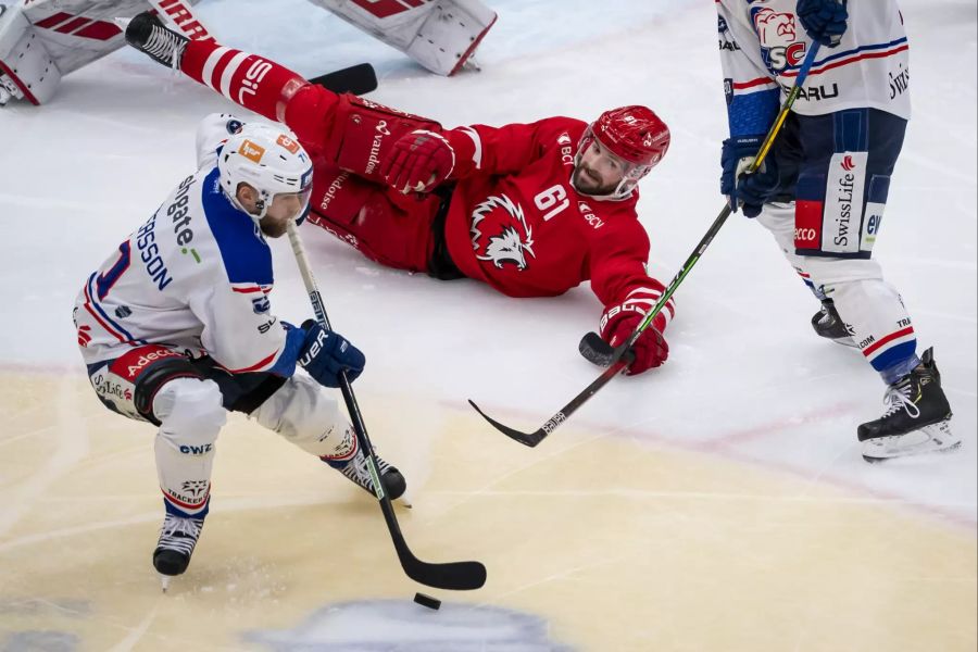 Frederik Pettersson erzielt das zwischenzeitliche 3:1 für die ZSC Lions.