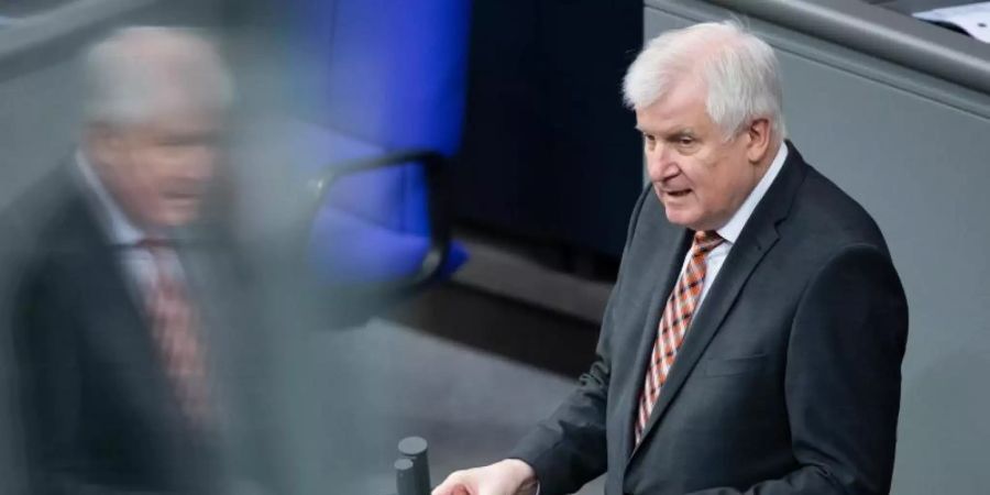Innenminister Horst Seehofer (CSU) im Bundestag. Foto: Bernd von Jutrczenka/dpa