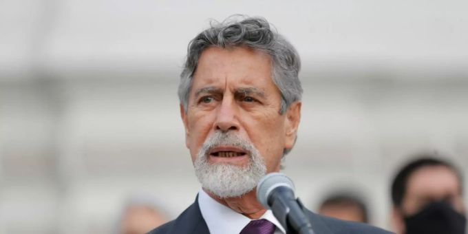 Francisco Sagasti wurde als Präsident von Peru vereidigt. francisco sagasti