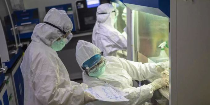 Weltweit laufen etliche Forschungen und Studien zur Bekämpfung des Coronavirus. (Symbolbild) erkältung