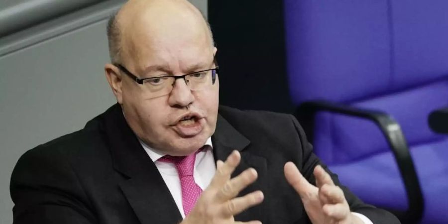 «Noch nie wurden Hilfszahlungen in dieser Grössenordnung innerhalb so kurzer Zeit beschlossen und bewilligt. Aber es muss sichergestellt sein, dass das Geld der Steuerzahler bei denen ankommt, die es wirklich brauchen», sagt Altmaier. Foto: Michael Kappeler/dpa