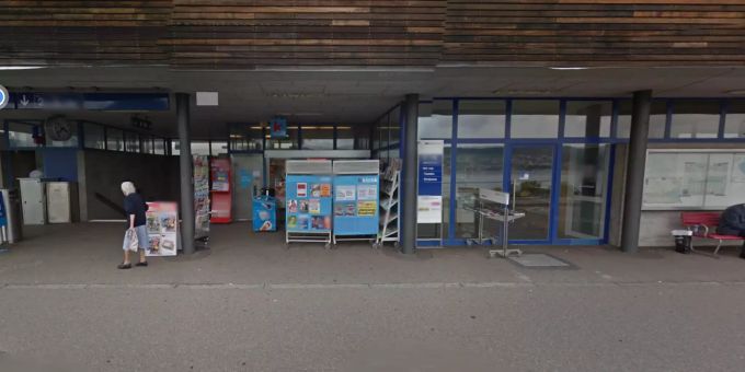 Der K Kiosk am Bahnhof Herrliberg-Feldmeilen. Kiosk