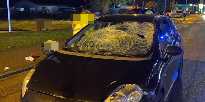 Zwei Fussgänger angefahren und schwer verletzt