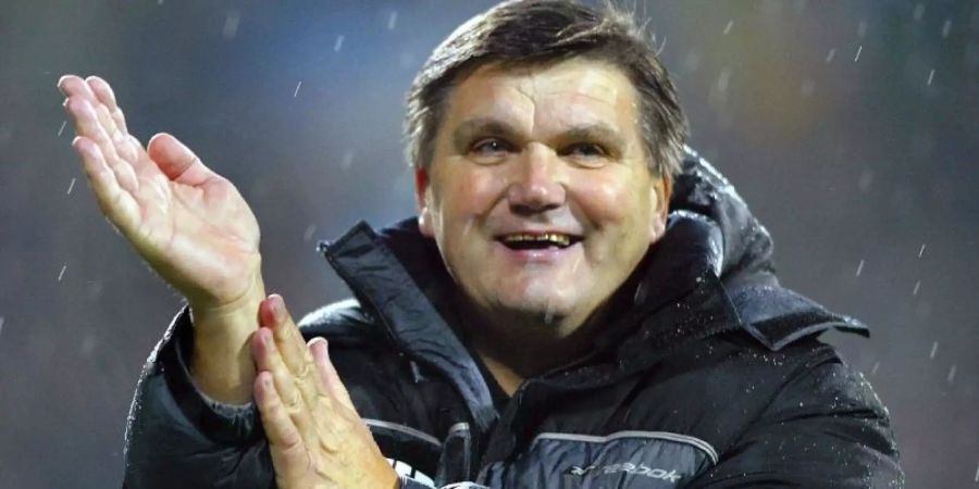 Ist von den Gladbacher Königsklassen-Vorstellungen sehr angetan: Ex-Coach Hans Meyer. Foto: picture alliance / Gero Breloer/dpa