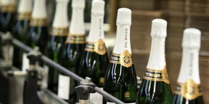 Das Dorf Champagne VD und die Produzenten des berühmten Schaumweins steiten sich seit 30 Jahren. champagne vd