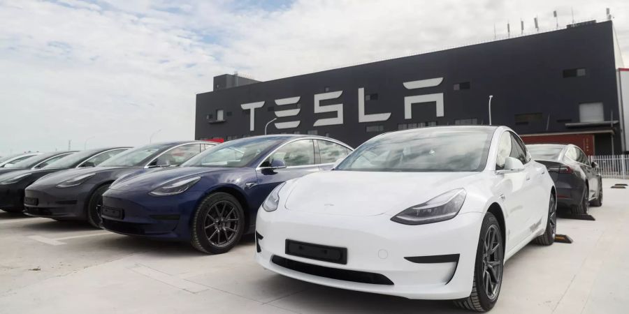 Tesla exportiert Model-3-Fahrzeuge aus China nach Europa