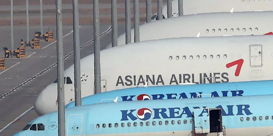 Korean Air schluckt die südkoreanische Konkurrentin Asiana Airlines. Die Koreaner nehmen dazu 1,8 Billionen Won oder umgerechnet beinahe 1,5 Milliarden Franken in die Hand.(Archivbild)