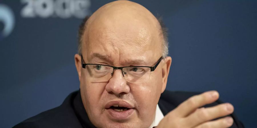 ARCHIV - Peter Altmaier (CDU), Bundeswirtschaftsminister, nimmt an einem Pressestatement am Rande der Digitalen Industriekonferenz 2020 teil. Bundeswirtschaftsminister Peter Altmaier rechnet nach dem Sieg von Biden bei der US-Präsidentenwahl mit einem Aufschwung für den Handel zwischen Europa und Amerika. Foto: Fabian Sommer/dpa