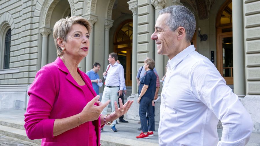 Die Bundesrätinnen und Bundesräte treffen ein für die alljährliche Bundesratsreise.