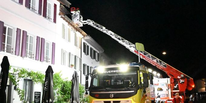Gächlingen SH: Brand eines Boilers in Mehrfamilienhaus. Feuer Gächlingen SH