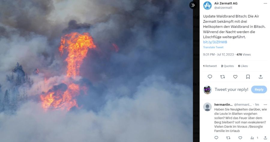 Die Air Zermatt kämpft mit drei Helikoptern gegen den Waldbrand in Bitsch VS. Während der Nacht werden die Löschflüge weitergeführt.