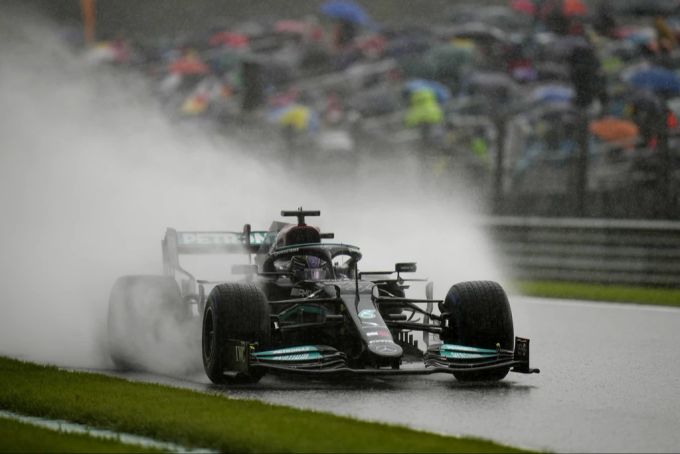 Beim Belgien-GP der Formel 1 im Jahr 2021 führte der starke Regen zu einer Farce. Formel 1 Spa-Francorchamps 2021