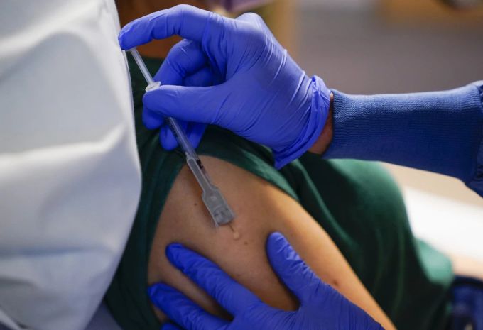 Bei der ersten gemeinsamen Kooperation handelt es sich um eine mRNA-Impfung gegen RSV. Swissmedic EMA