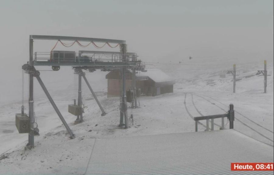 Der Vorab-Gletscher im selben Skigebiet zeigt sich auch im weissen Gewand.