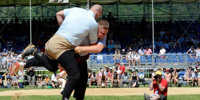 Florian Riget beim Nordostschweizer Schwingfest in Mollis am 25. Juni 2023 den dritten NOS-Kranz. Florian Riget beim Nordostschweizer Schwingfest.