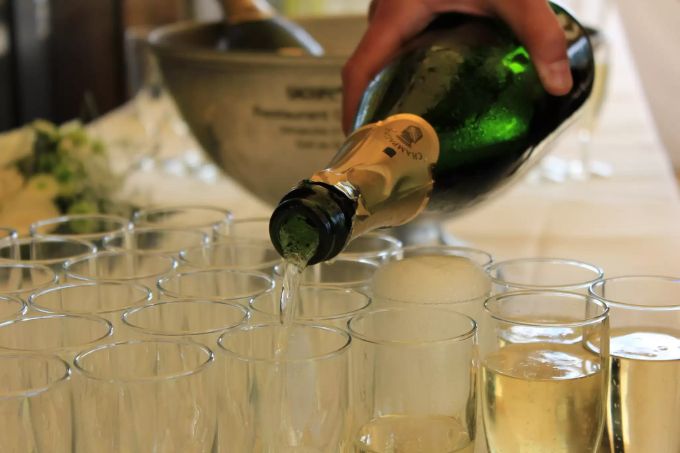 Die Winzer, aus Champagne VD, ihrerseits betonen den Unterschied zwischen den Bezeichnungen «Commune de Champagne» und «Champagne».(Symbolbild) champagne vd