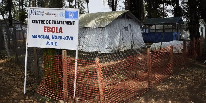 Nach gewaltsamen Protesten zogen mehrere Organisationen ihre Helfer im Kampf gegen Ebola ab. kongo