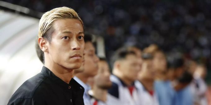 Keisuke Honda klopft über Twitter bei Milan und Manchester United an. Keisuke Honda