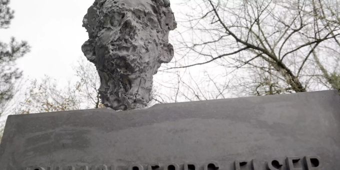 Das Denkmal zum Attentäter auf Adolf Hitler, Johann Georg Elser. johann georg elser