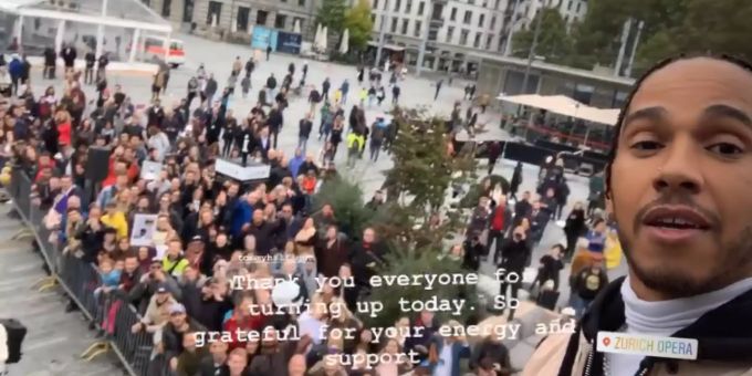 Die besten Videos - Formel-1-Star Hamilton in Zürich von Fans belagert