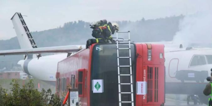 Blaulicht-Übung Flughafen Belp