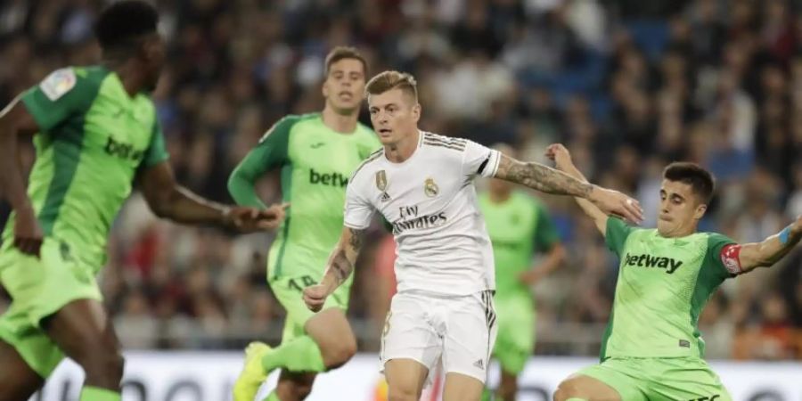 Traf bei Reals Kantersieg gegen Leganes: Toni Kroos (M). Foto: Bernat Armangue/AP/dpa