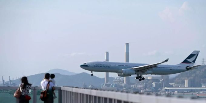 Der internationale Flughafen von Hongkong hongkong flugtickets