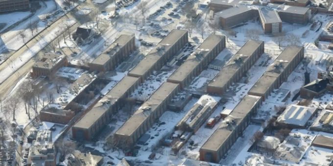 Kontrollverlust - Videos zeigen Wachen im New Yorker Gefängnis Rikers