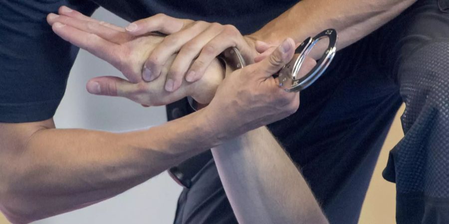 festnahme handschelle