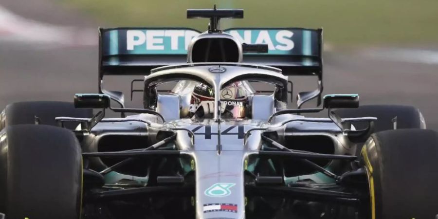 Lewis Hamilton schraubt beim Finale in Abu Dhabi seinen eigenen Punkterekord für eine Saison auf 413. Foto: Kamran Jebreili/AP/dpa