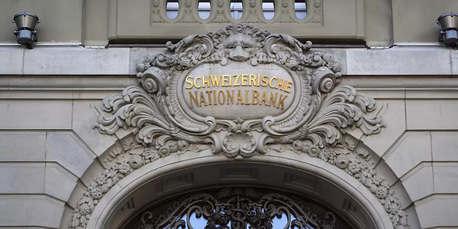 Bei der Schweizerischen Nationalbank (SNB) dürfte es auch über die Feiertage nicht ruhig werden: Die Währungshüter müssen den sich aufwertenden Franken im Auge behalten. (Themenbild)