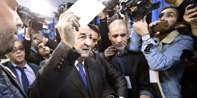 Algeriens neuer Präsident Tebboune begnadigt über 3400 Gefangene. tebboune präsident