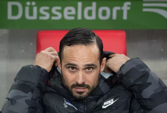 Seit dem Rücktritt von Jürgen Klinsmann ist Alexander Nouri der Trainer von Hertha Berlin. Bundesliga Alexander Nouri