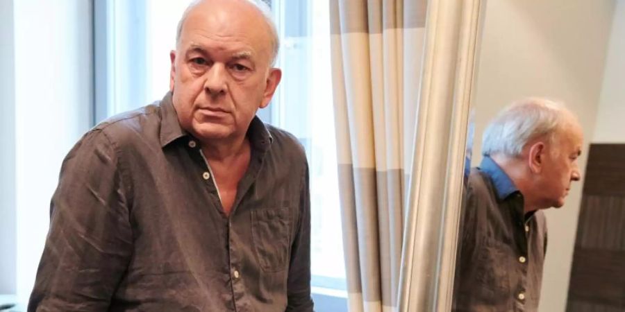 Der Regisseur Bernd Böhlich findet auf dem Land die besten Geschichten. Foto: Annette Riedl/dpa
