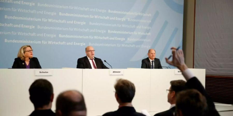 Minsiter Schulze, Altmaier und Scholz in Berlin