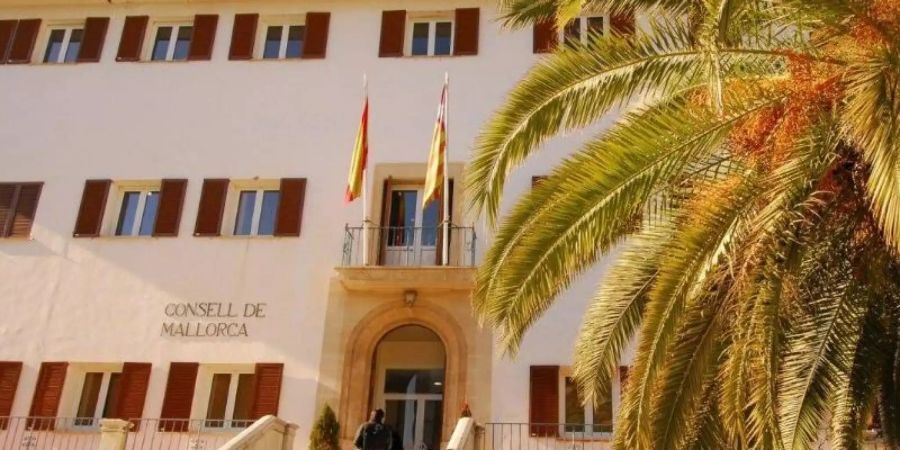 Fassade des Instituts für soziale Angelegenheiten von Mallorca: Die Sozialbehörde räumte ein, sie wisse von mehreren Fällen, in denen Heimkinder sexuell missbraucht wurden. Foto: Consell de Mallorca/dpa