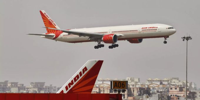 Die Regierung will die staatliche Airline Air India verkaufen. airline air india